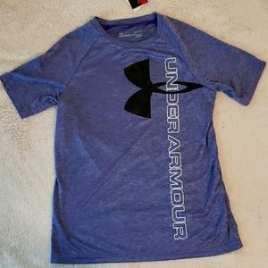 Boys under armor T shirt